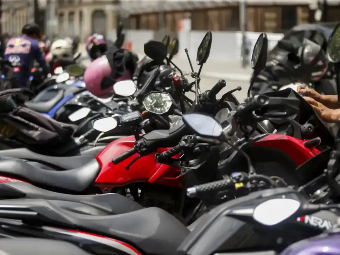 Motocicletas estacionadas