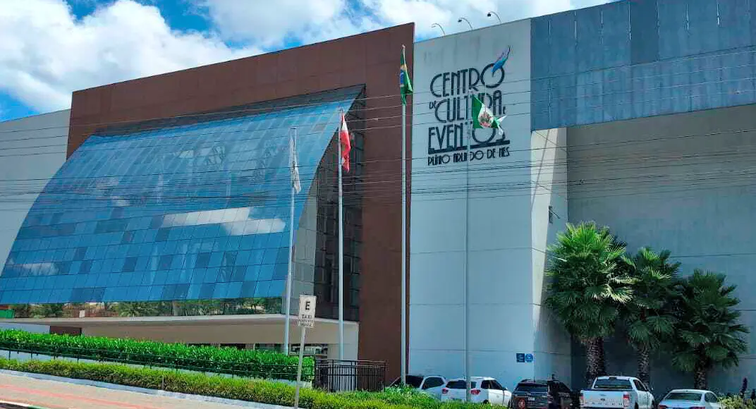 Centro de Eventos Plinio Arlindo de Nes