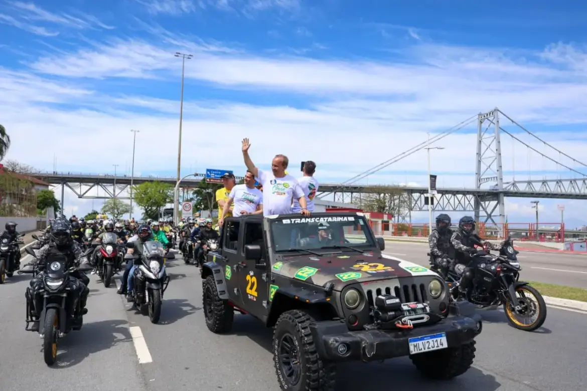 Jorginho reúne futuros governadores do Sul em motociata por Flávio Bolsonaro em Florianópolis